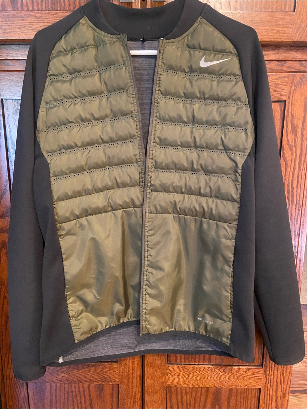 Nike Men’s Golf Olive & Black Aeroloft Quilted Athletic Jacket Full zip Medium